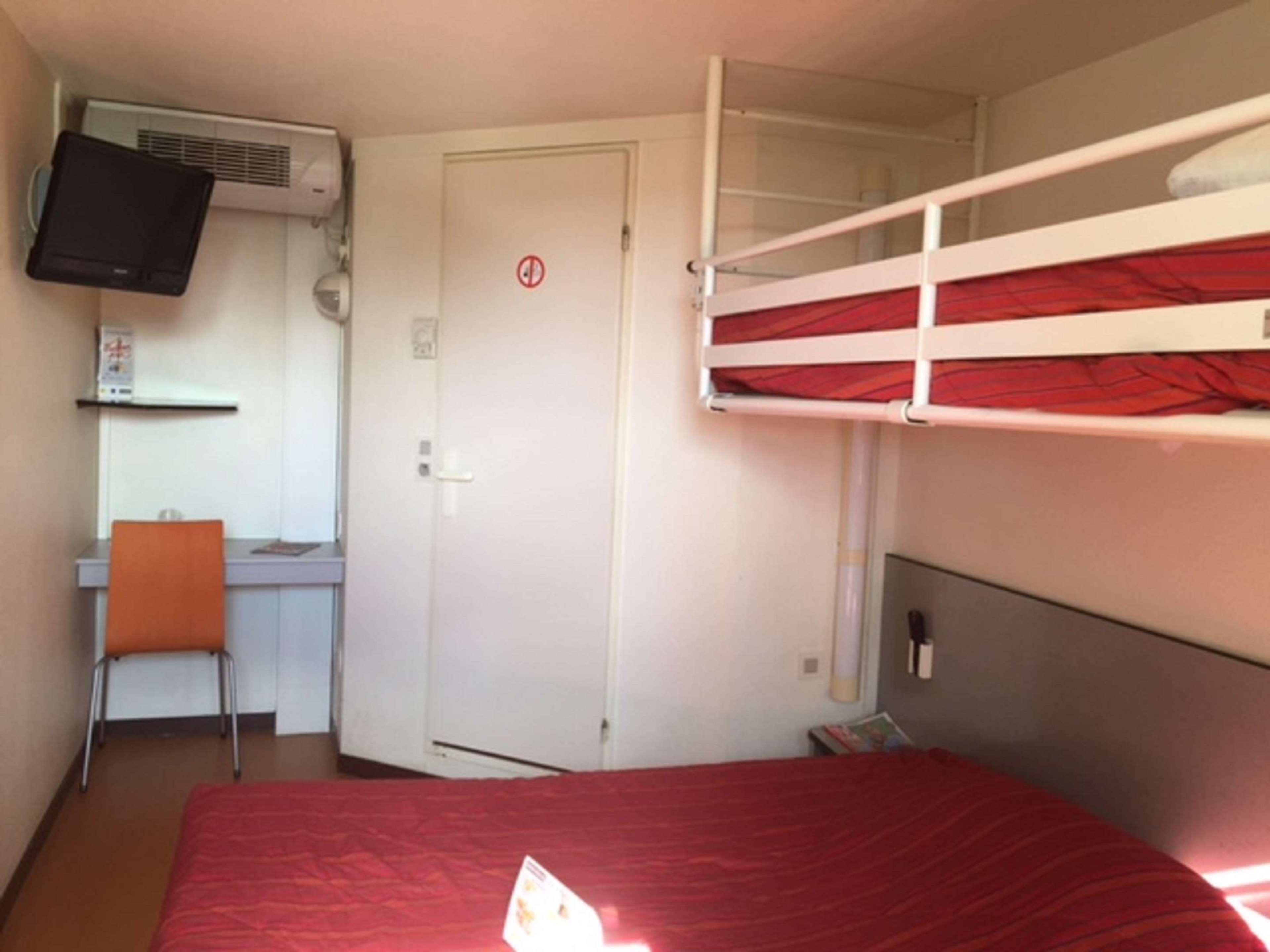 Kyriad Niort - La Creche ภายนอก รูปภาพ