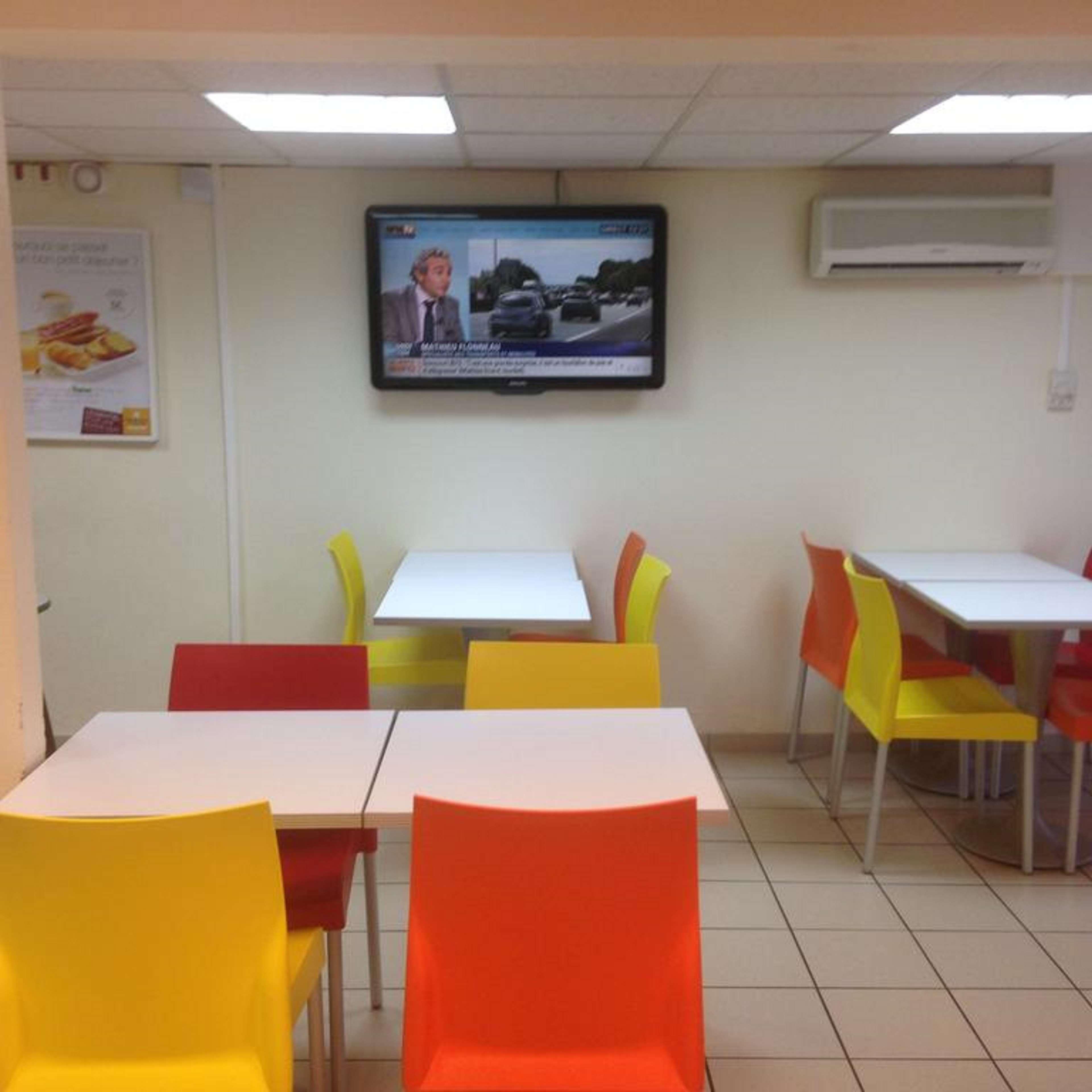 Kyriad Niort - La Creche ภายนอก รูปภาพ