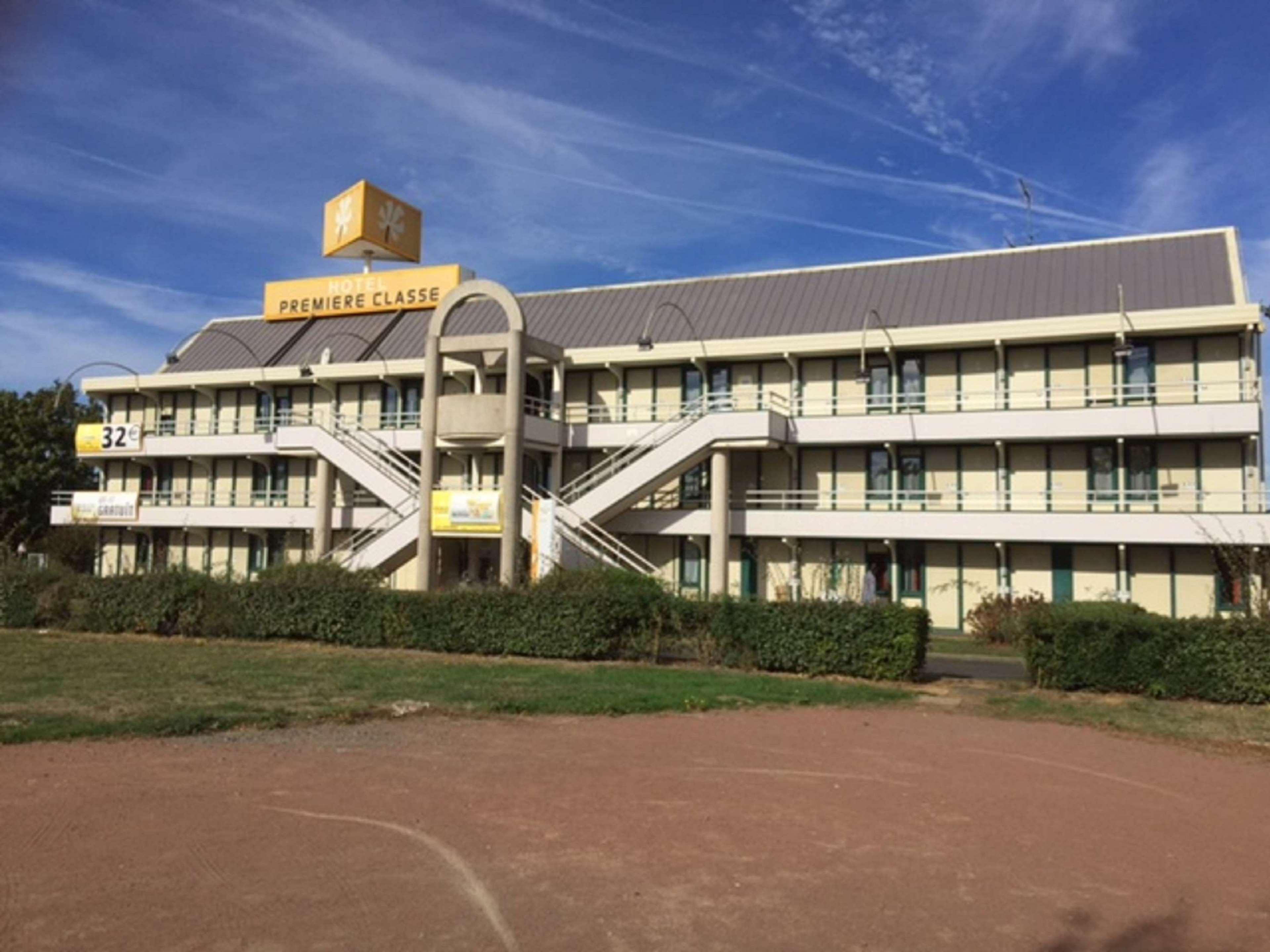 Kyriad Niort - La Creche ภายนอก รูปภาพ