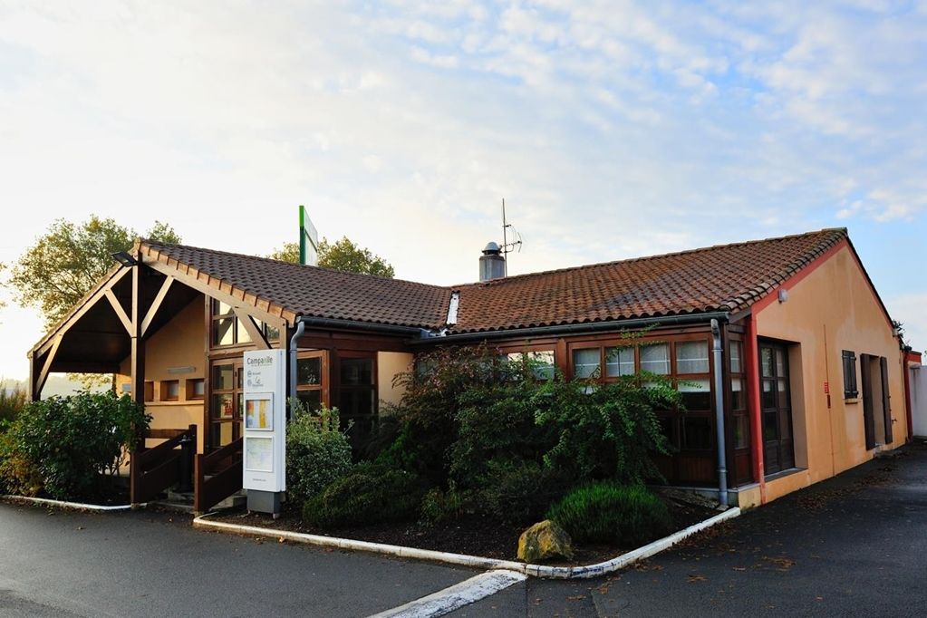 Kyriad Niort - La Creche ภายนอก รูปภาพ